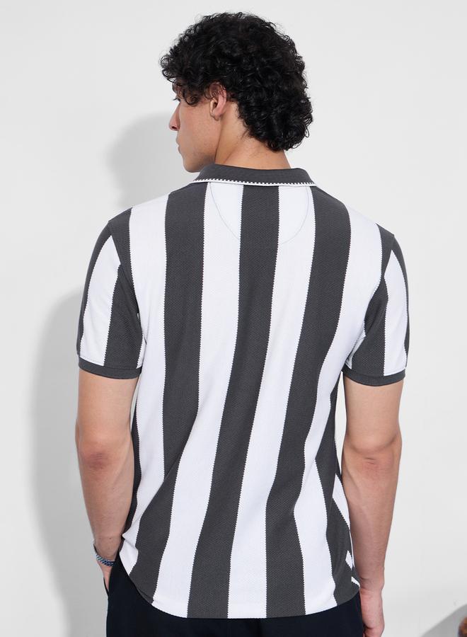 ذا سوليد ستور تيشيرت مخطط بياقة بولو وتفاصيل بارزة الملمس - Image 4